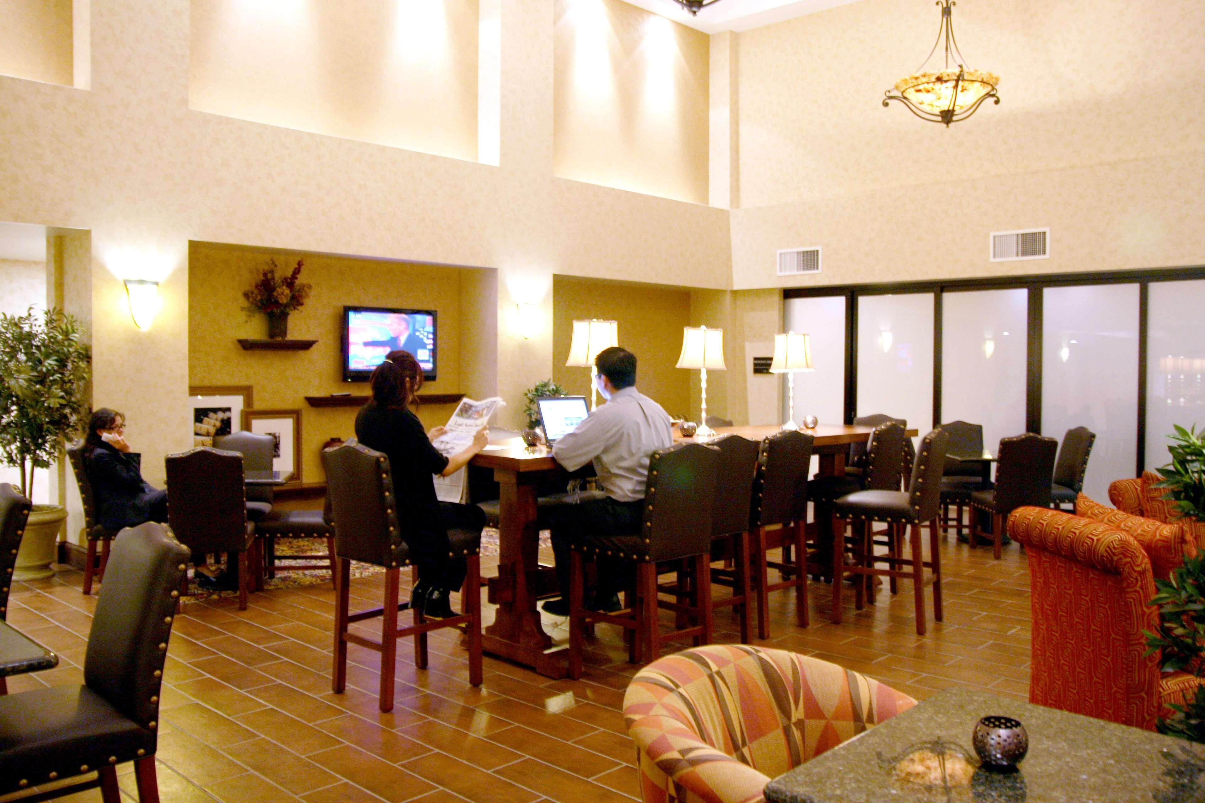 Hampton Inn&Suites Lodi Restaurant photo