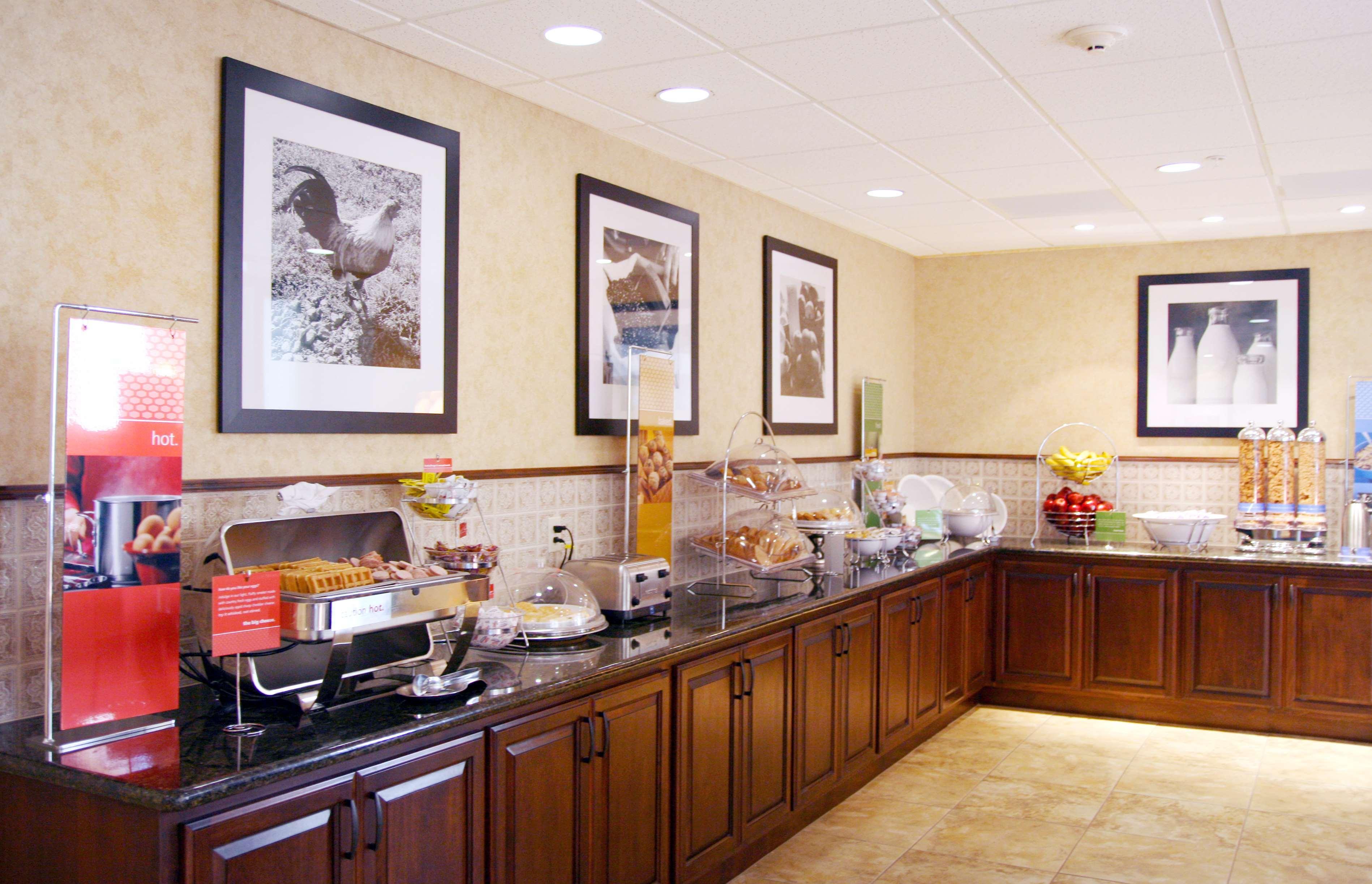 Hampton Inn&Suites Lodi Restaurant photo