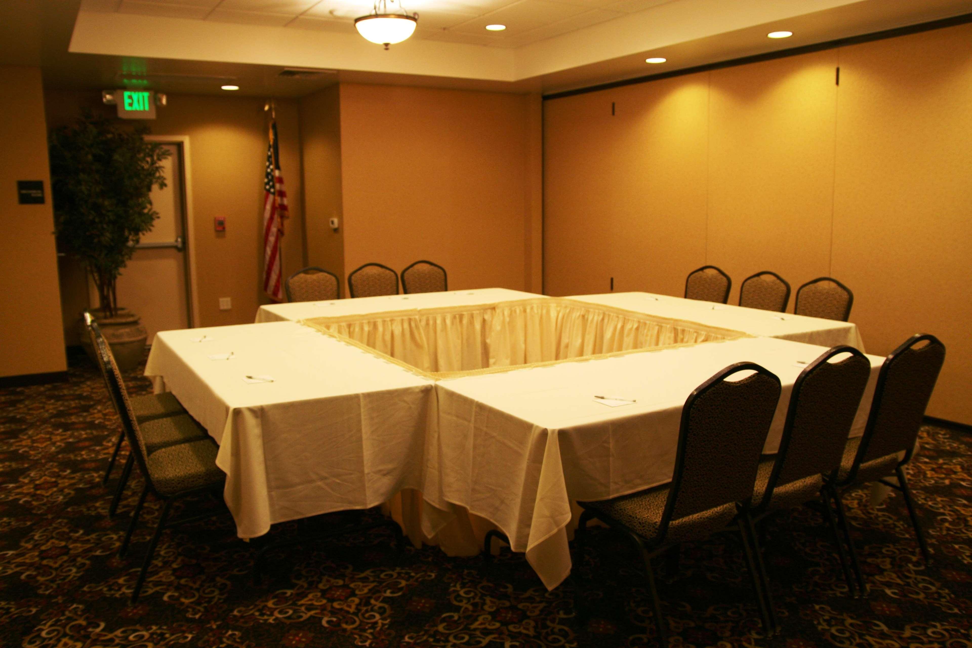 Hampton Inn&Suites Lodi Business photo