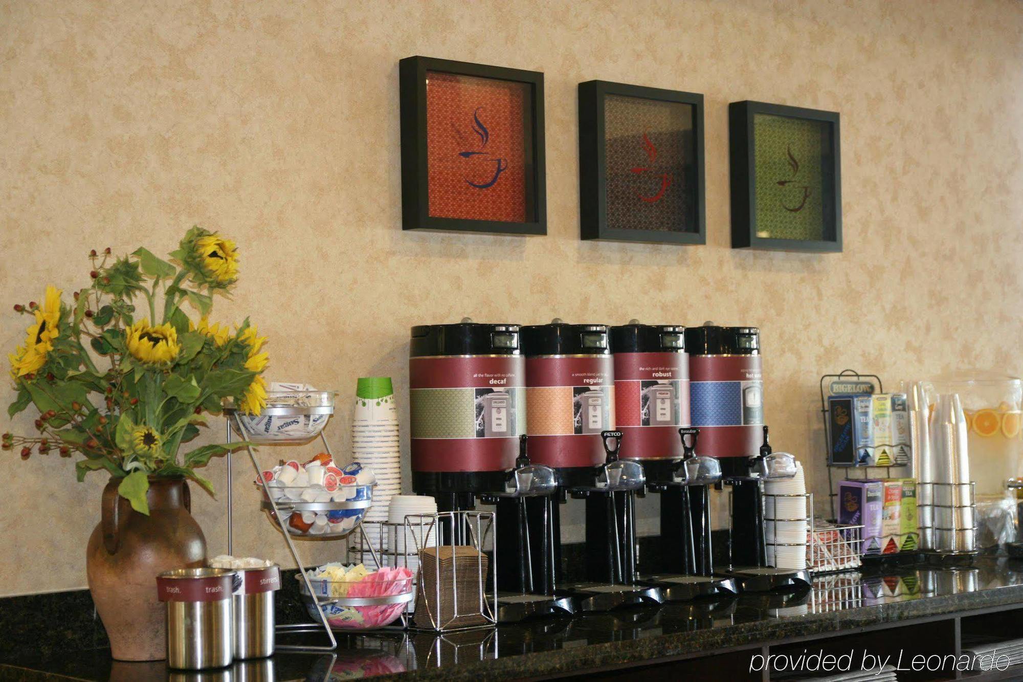 Hampton Inn&Suites Lodi Restaurant photo